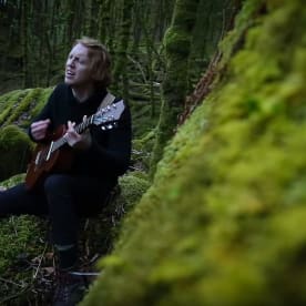 Richard Reed Parry of Arcade Fire Performs "I Was In The World (Was The World In Me)" In A Scottish Forest, Winter 2018 Tour Dates Announced